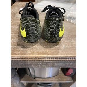 Nike soccer cleats youth